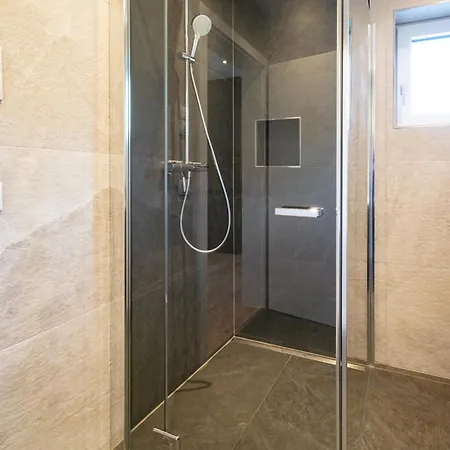 Bergblick Eben Apartmán *